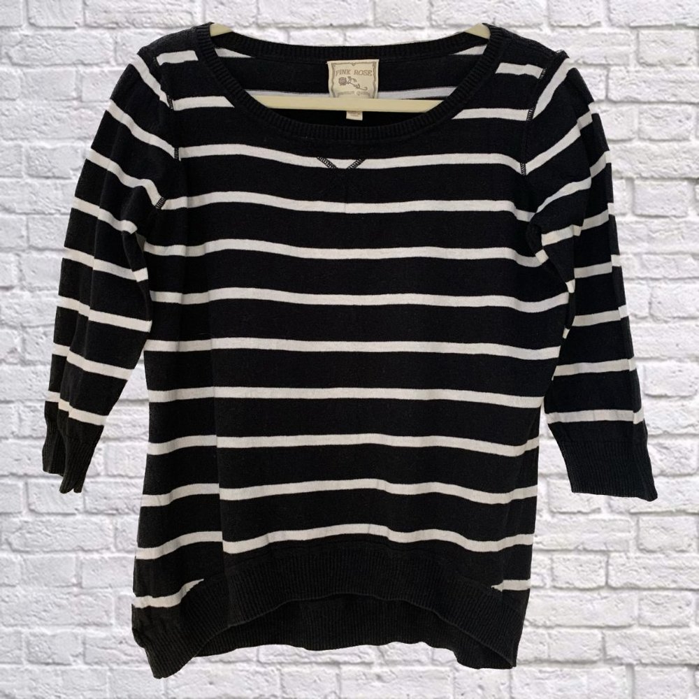 🔵 2/$22❗️Pink Rose Striped Black Sweater Juniors XL